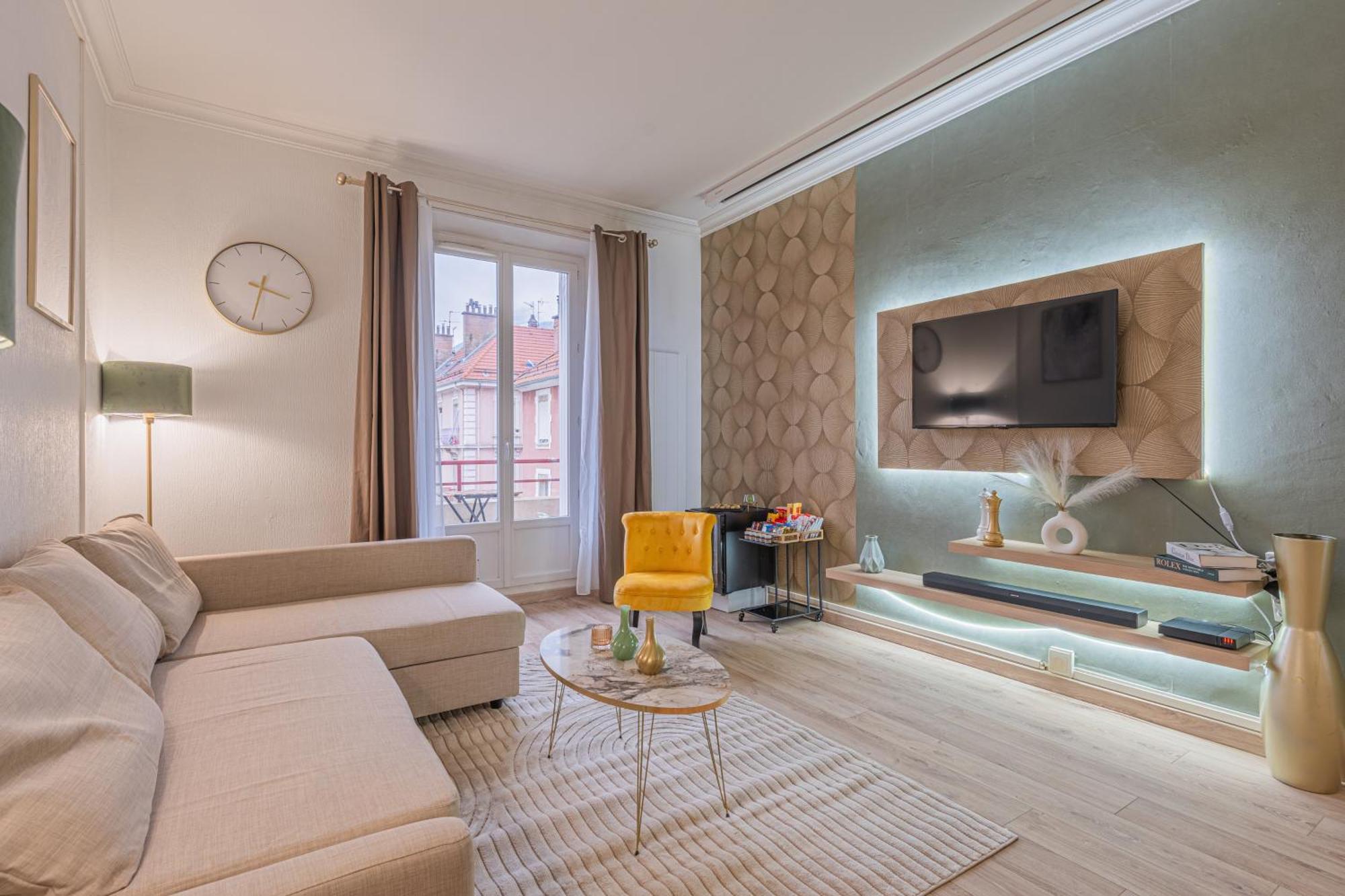 Luxury Cinephile - Netflix - 2 Balcons - Garage Prive - Minibar * Grenoble