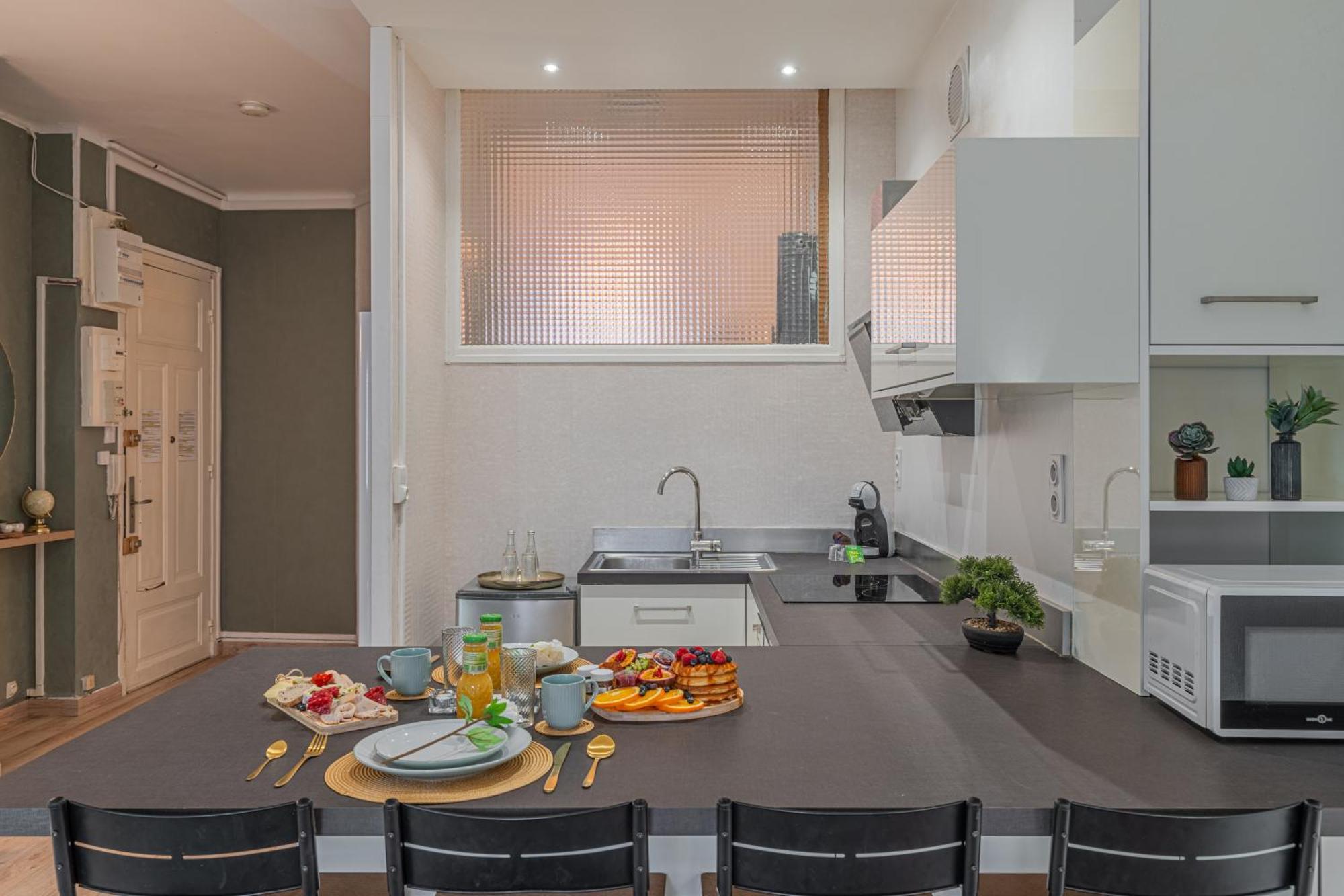 Luxury Cinephile - Netflix - 2 Balcons - Garage Prive - Minibar Appartement