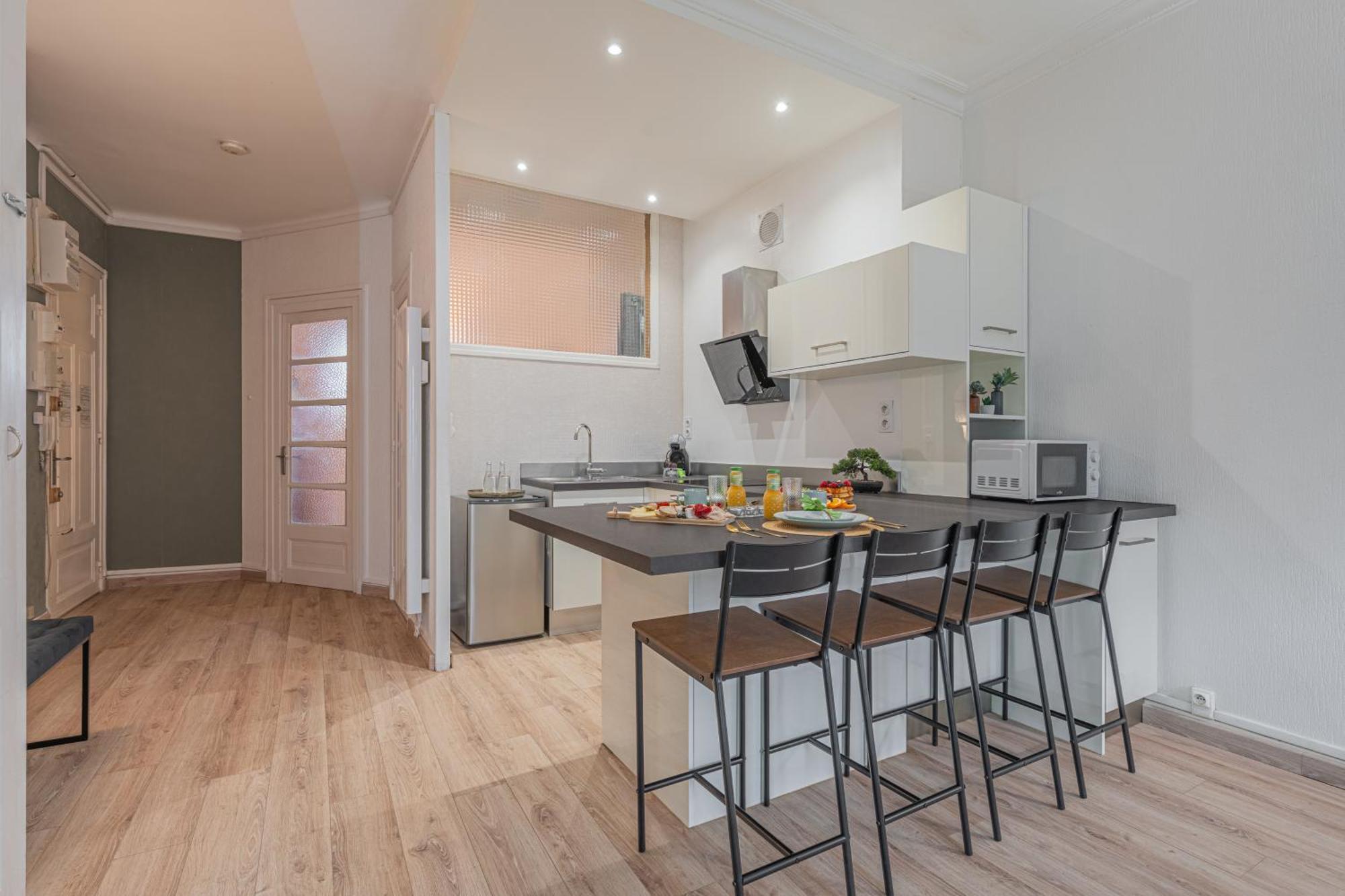 Apartment Luxury Cinephile - Netflix - 2 Balcons - Garage Prive - Minibar Grenoble